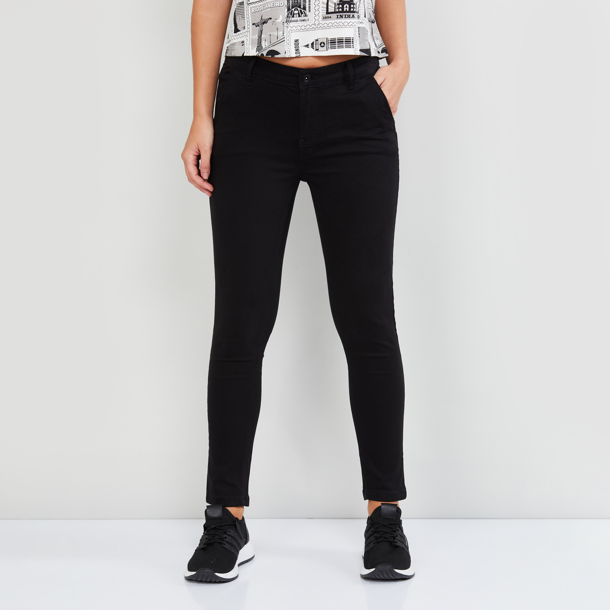 MAX Solid Skinny Fit Trousers