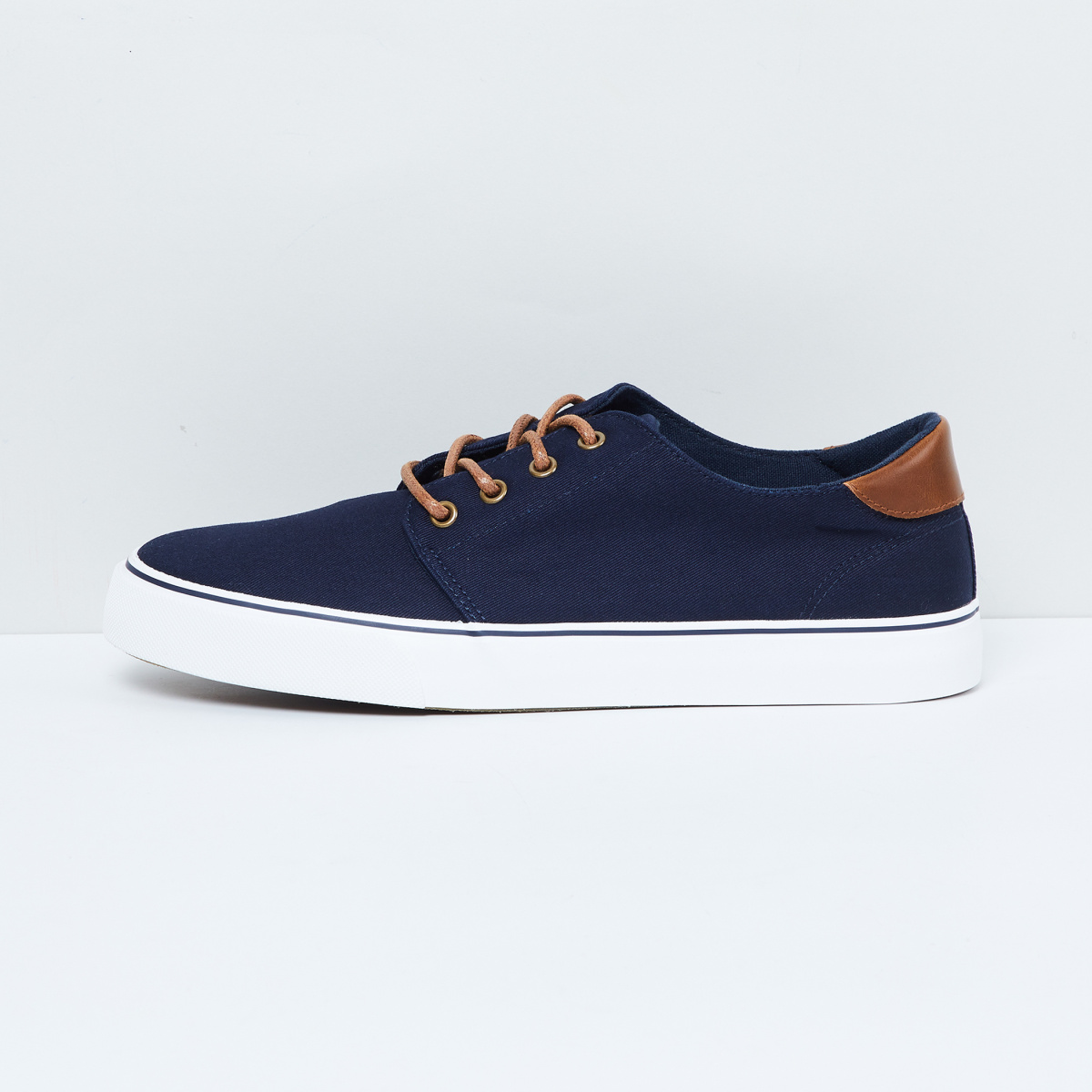 MAX Solid Low-Rise Sneakers