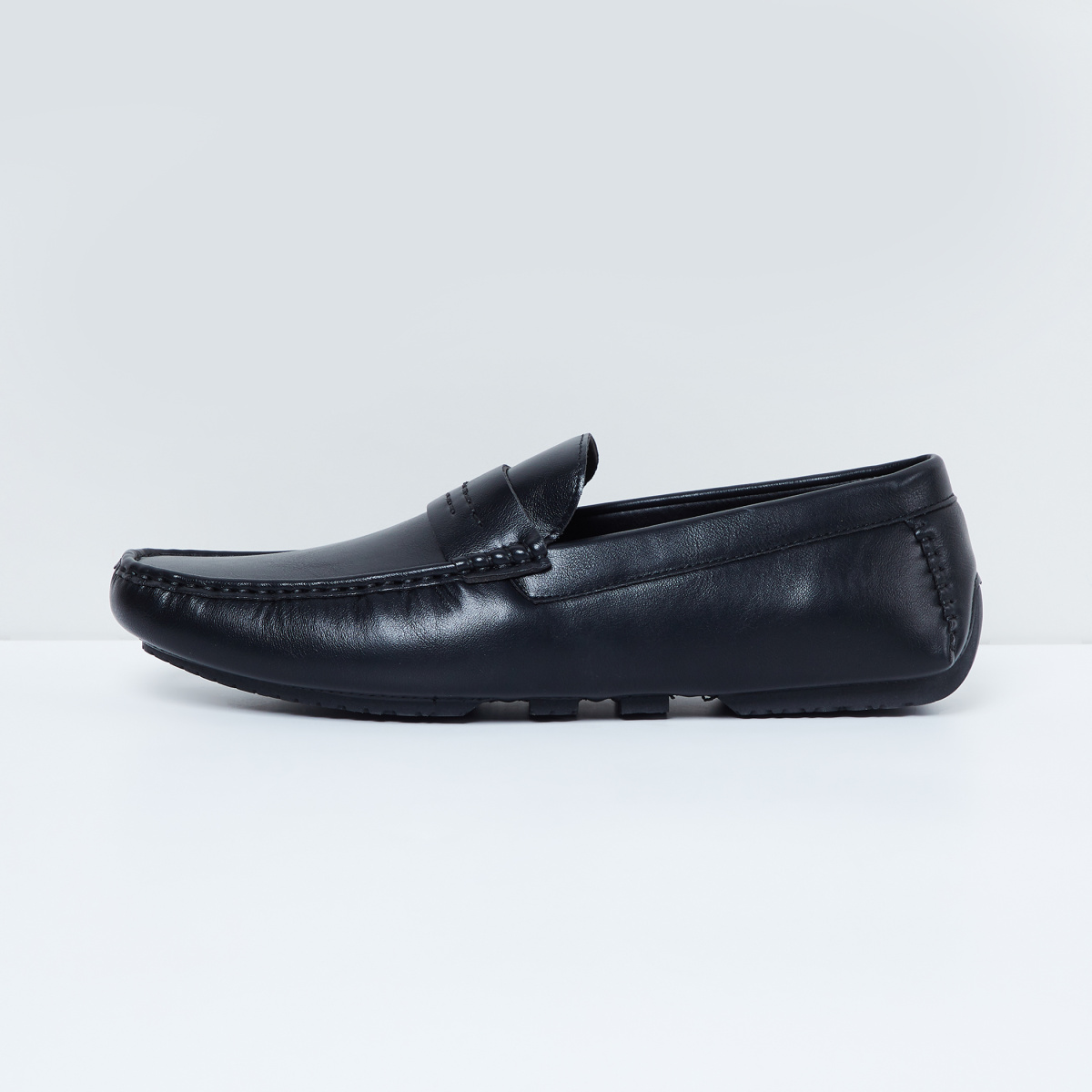 MAX Solid Casual Loafers