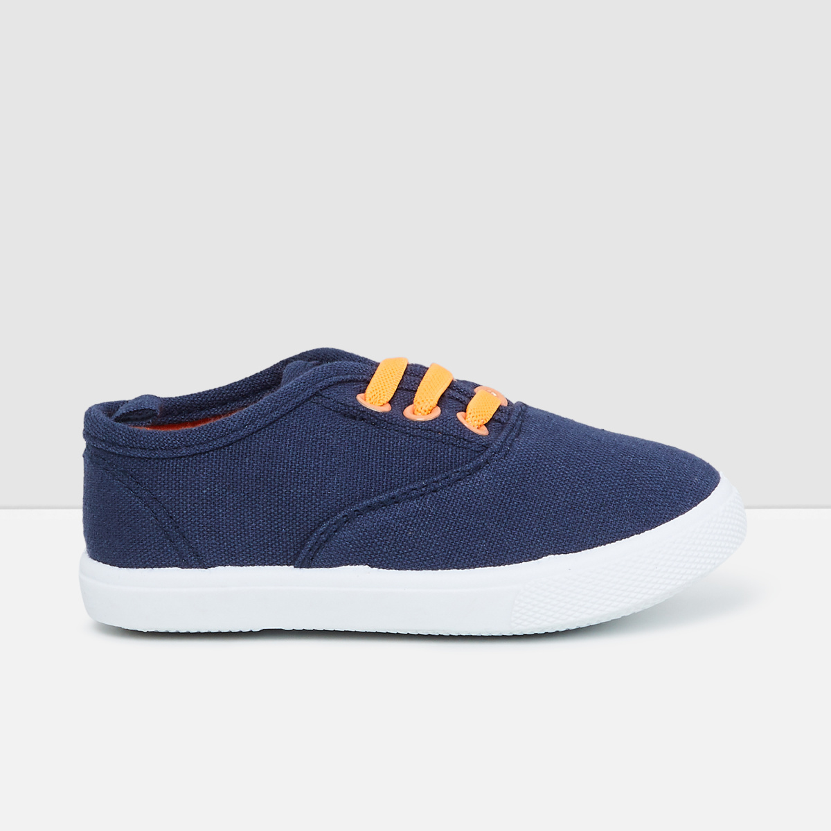 MAX Solid Canvas Shoes