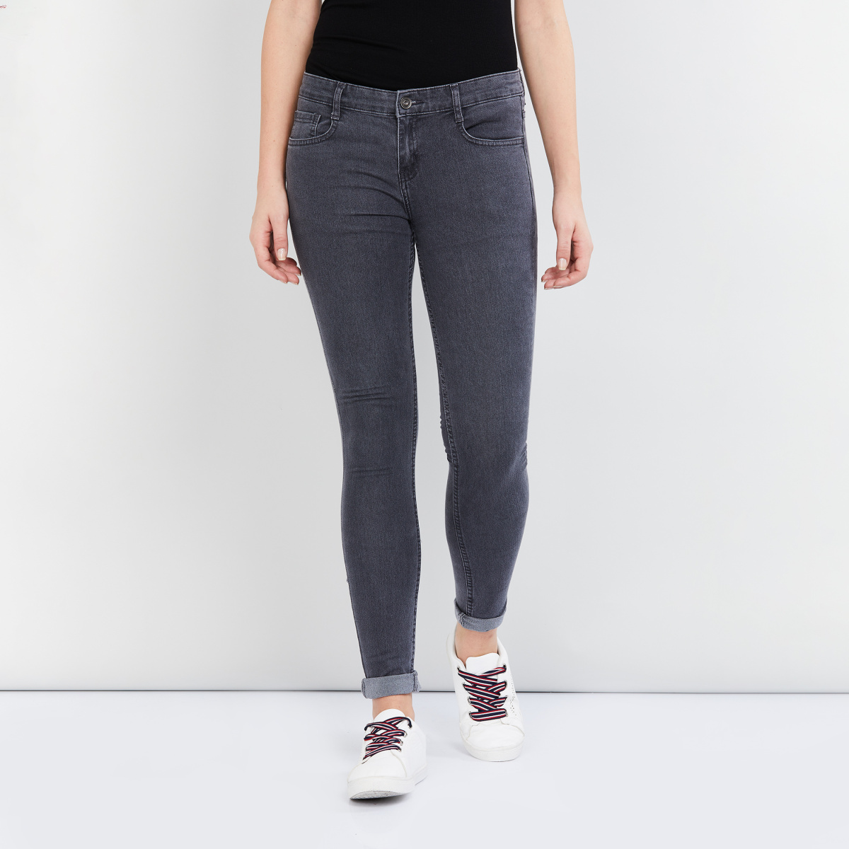 MAX Solid Skinny Fit Jeans