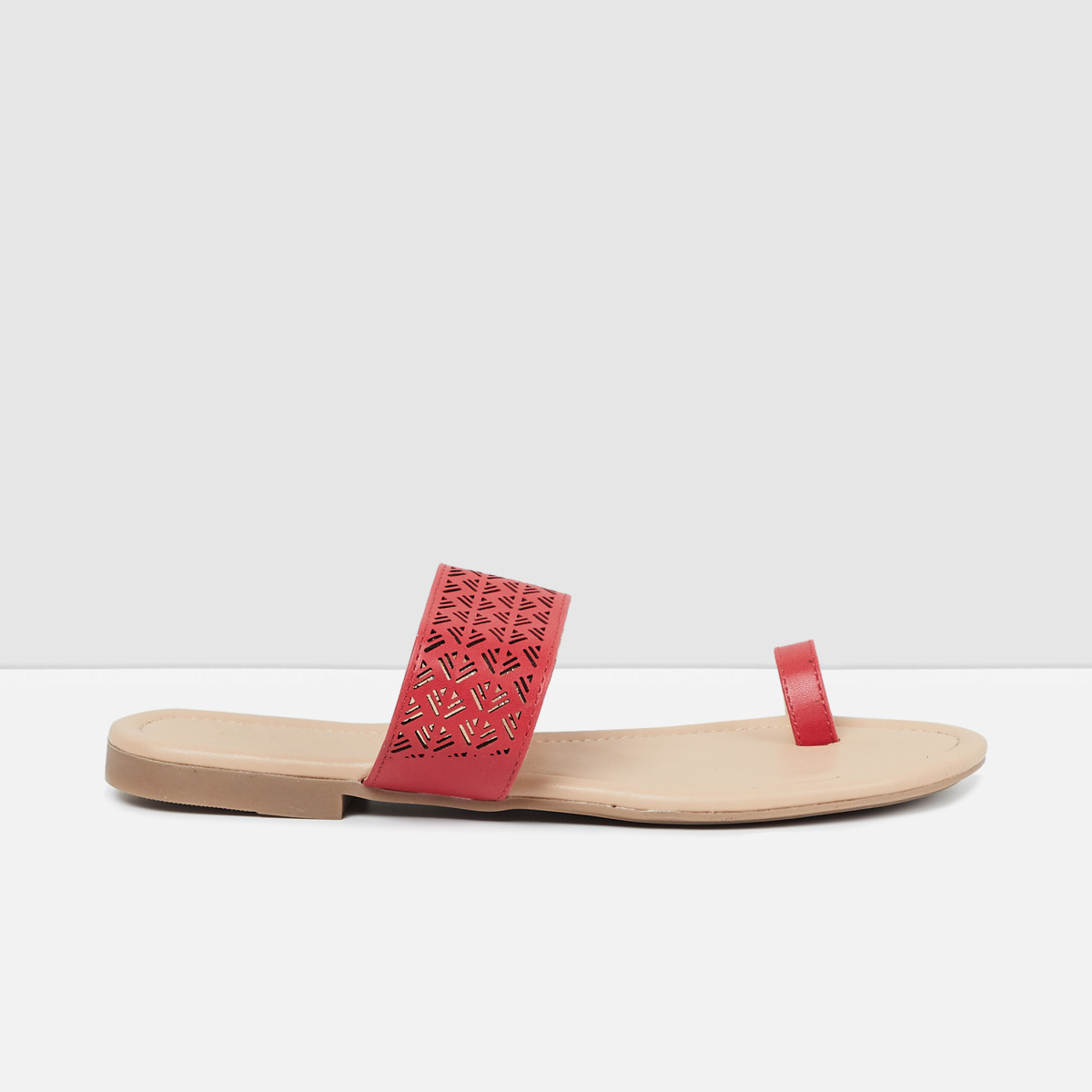 MAX Cutwork Toe-Ring Flat Sandals