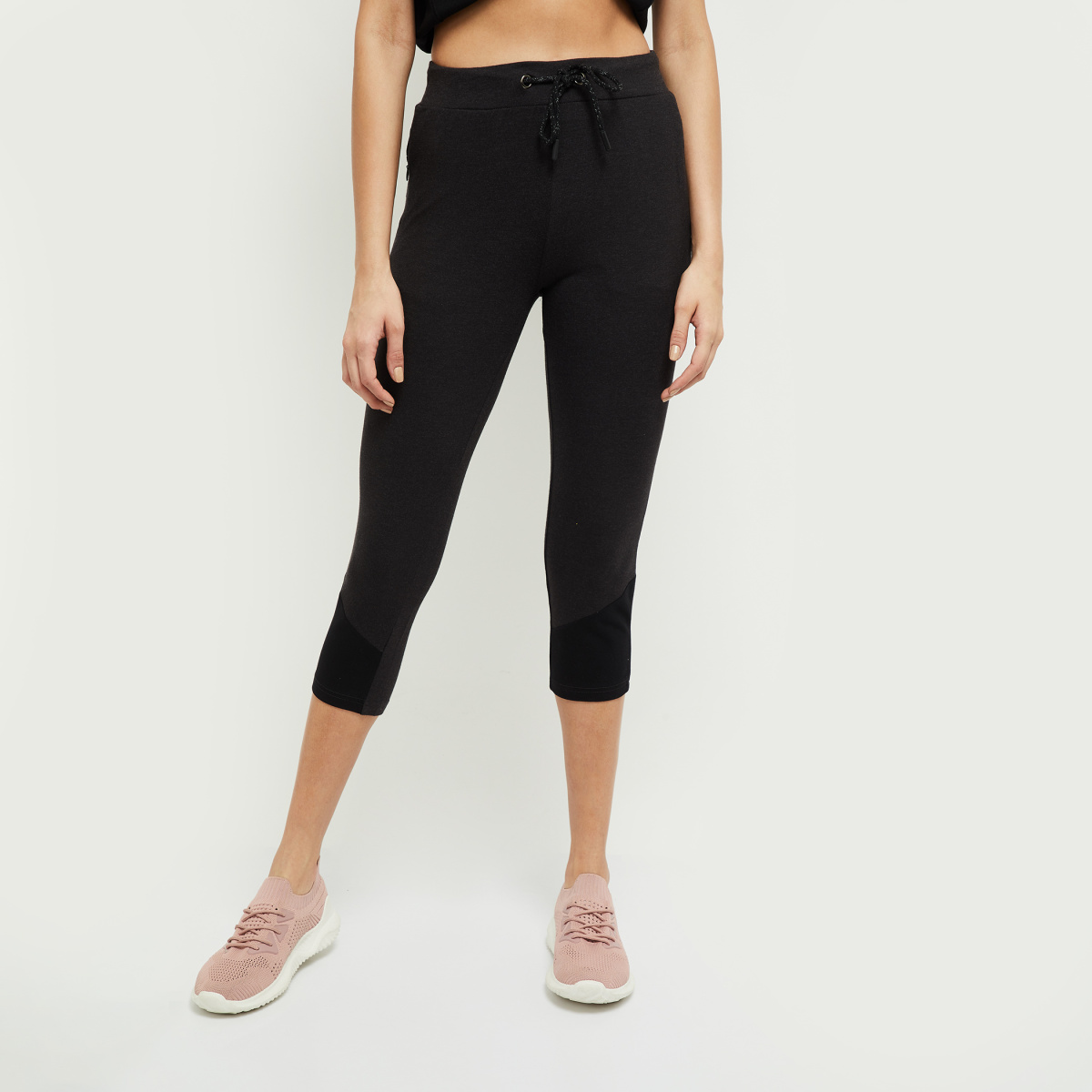 MAX Solid Capris with Slant Pockets