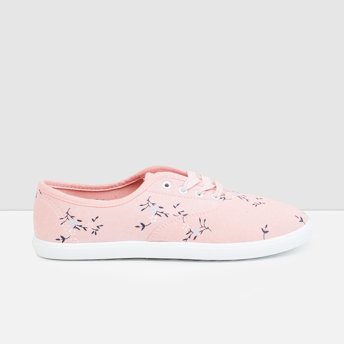 MAX Printed Lace-up Sneakers