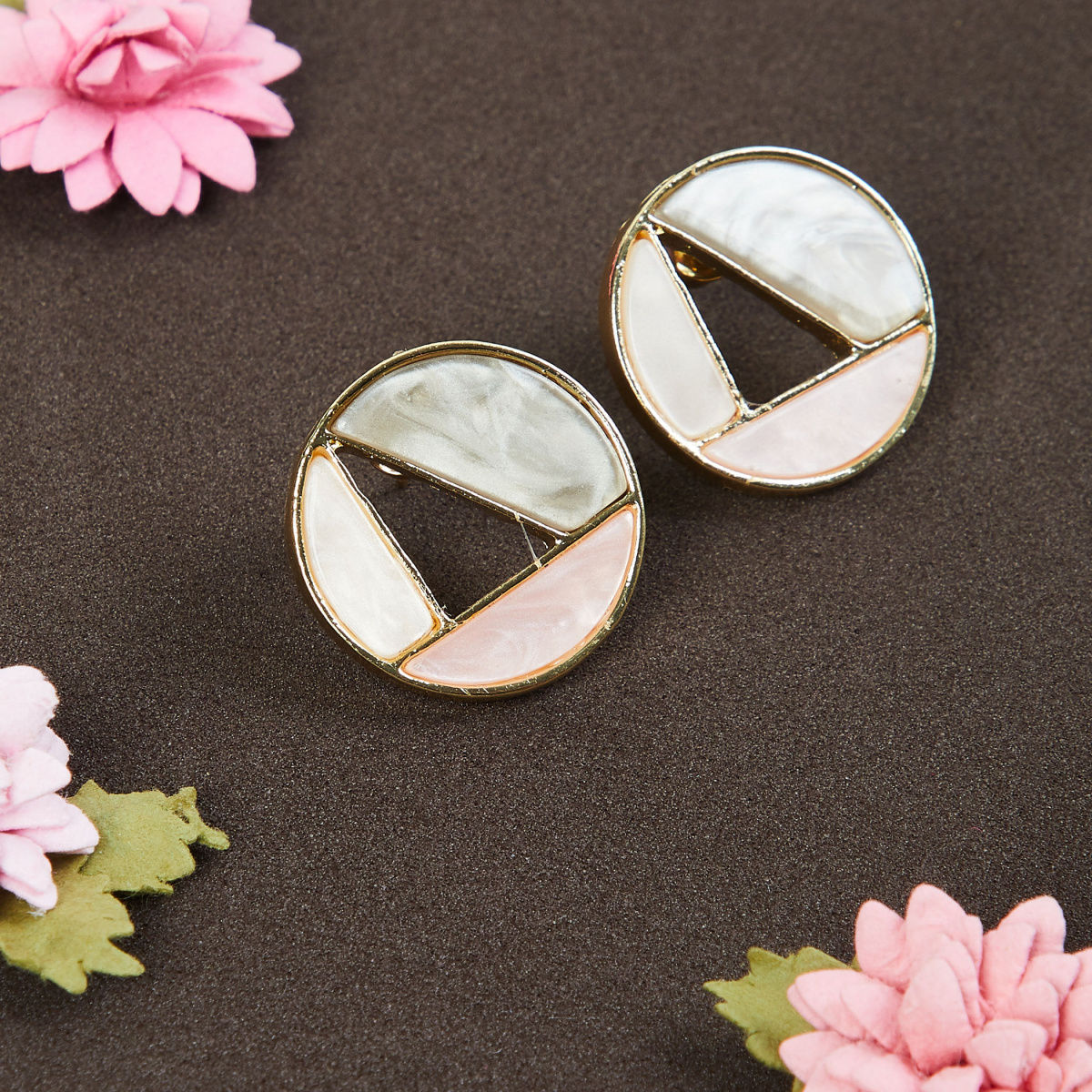 MAX Round Studded Earrings
