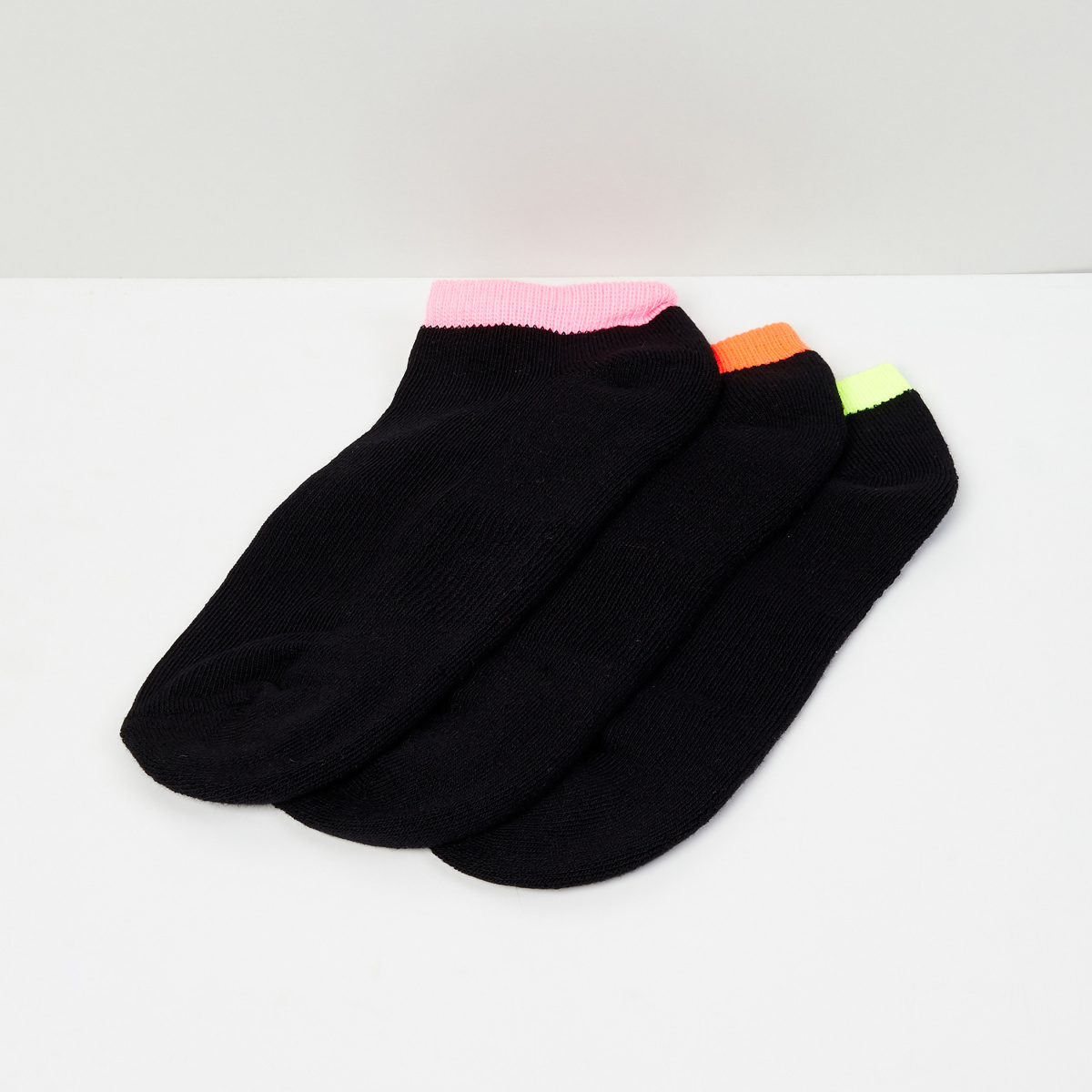 MAX Solid Socks- Set of 3