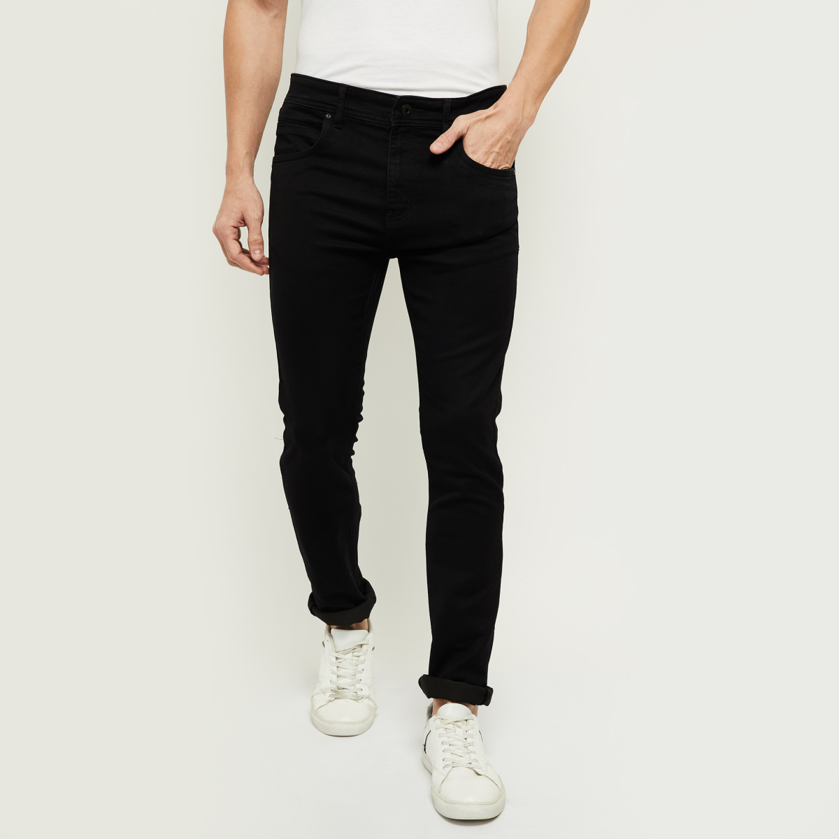 MAX Solid Slim Fit Jeans