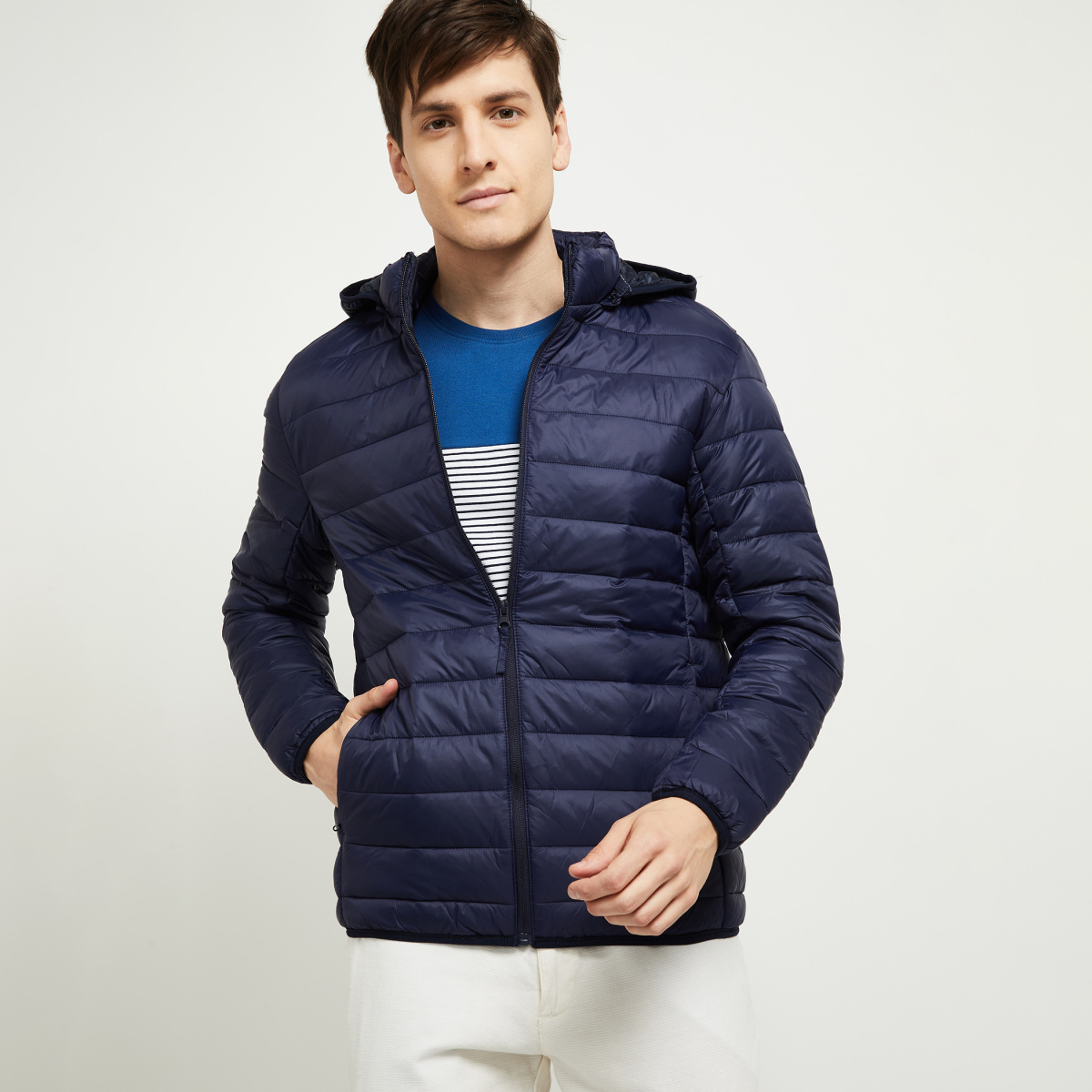 MAX Solid Hooded Puffer Jacket In a Bag