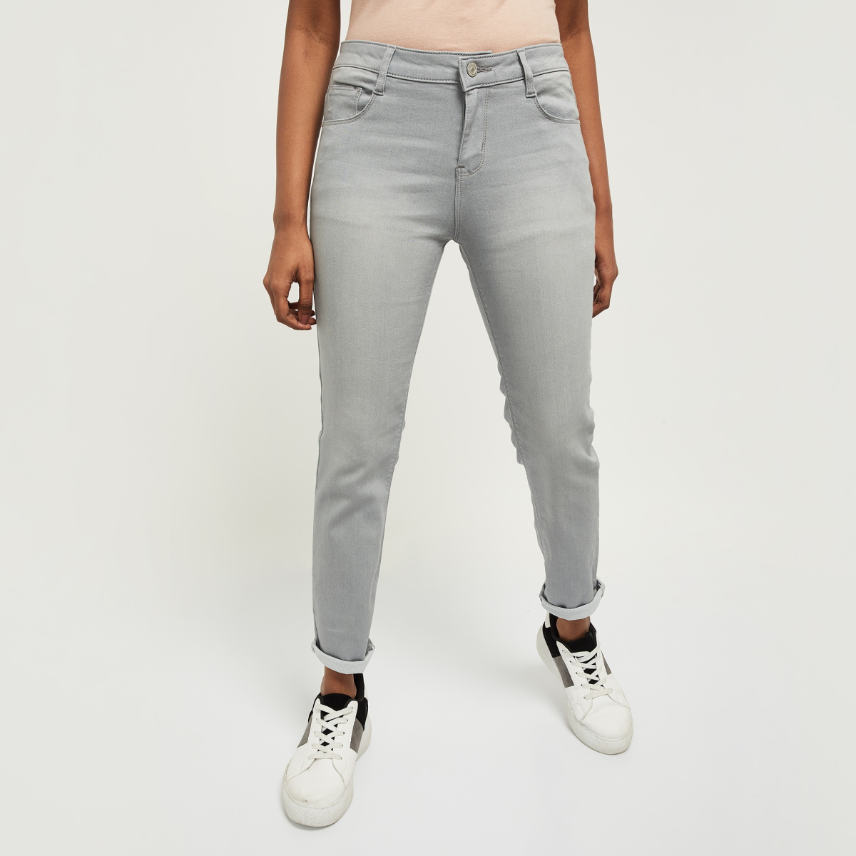 MAX Stonewashed Pencil Fit Jeans