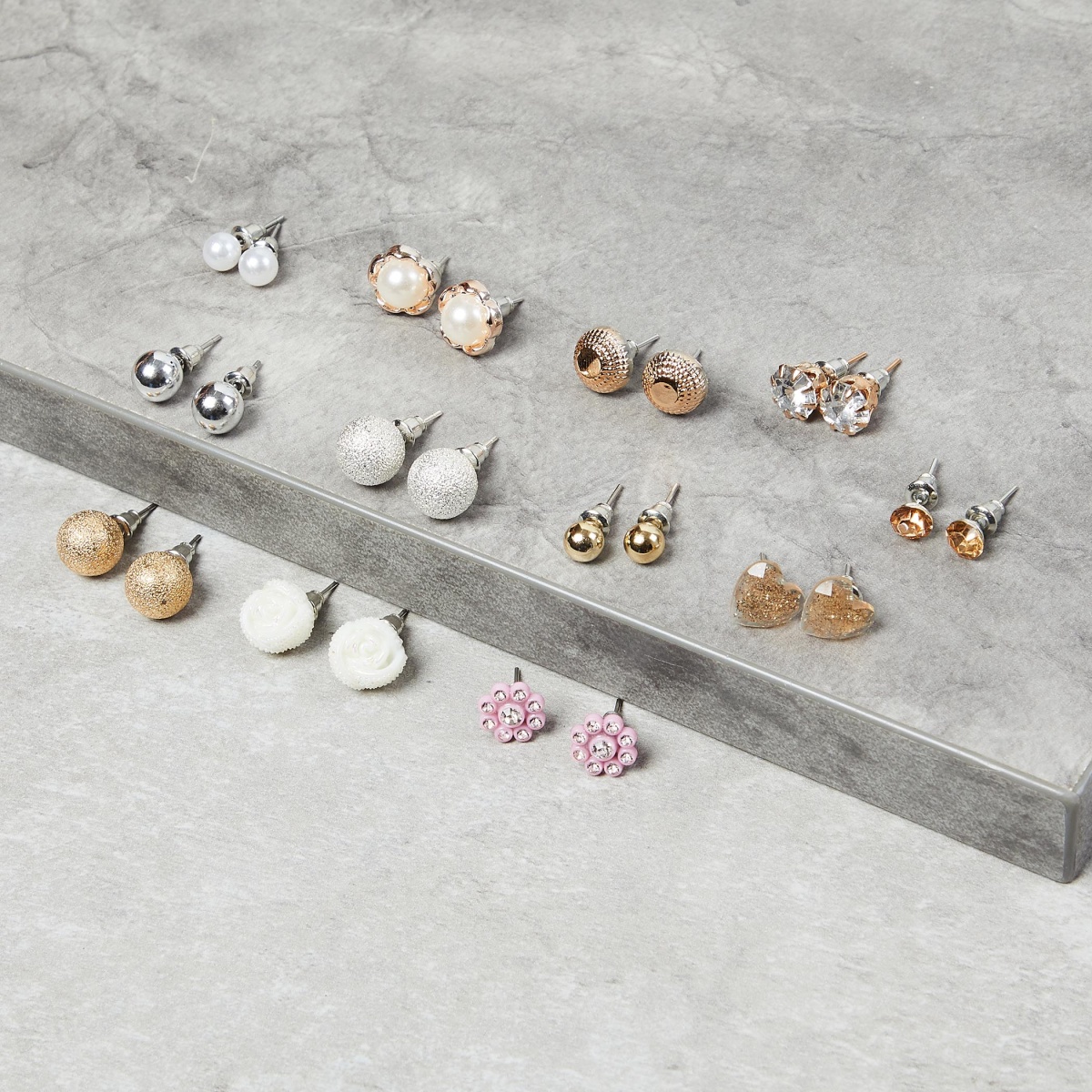 MAX Embellished Studs - Pack of 12