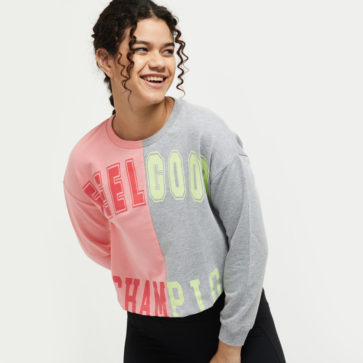 MAX Colourblocked Cropped Sweatshirt