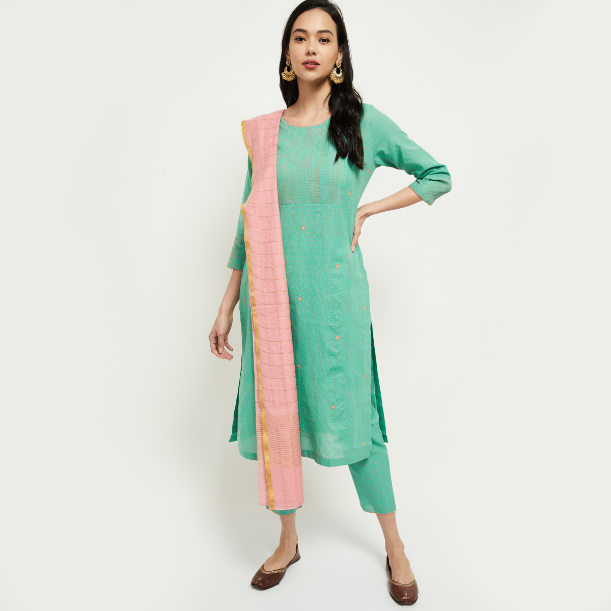 Buy Peach Cotton Silk Printed Floral V Neck Straight Kurta And Pant Set For  Women by Adara Khan Online at Aza Fashions.
