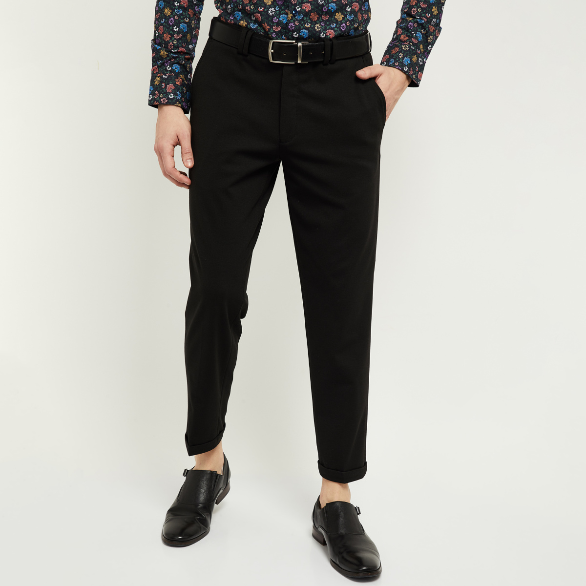 Buy Checked Slim Fit Flat-Front Ankle-Length Trousers Online at Best Prices  in India - JioMart.